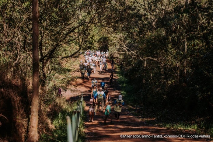 Semana Rio das Velhas 2026 é encerrada com caminhada na Serra do Curral